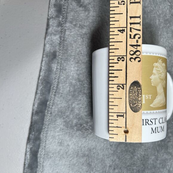 Queen Elizabeth II ‘First Class Mum’ Stamp Mug – Gift Republic Porcelain - Picture 2 of 4